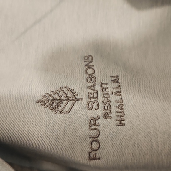 Womens light blue Four Seasons Resort in Honolulu Hawaii  Greg Norman GolfJacket - Picture 2 of 6